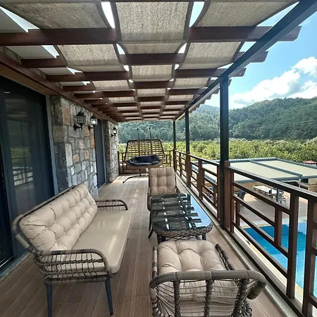 Close To Lake, Beach, Center Villa