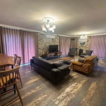 Close To Lake, Beach, Center Villa